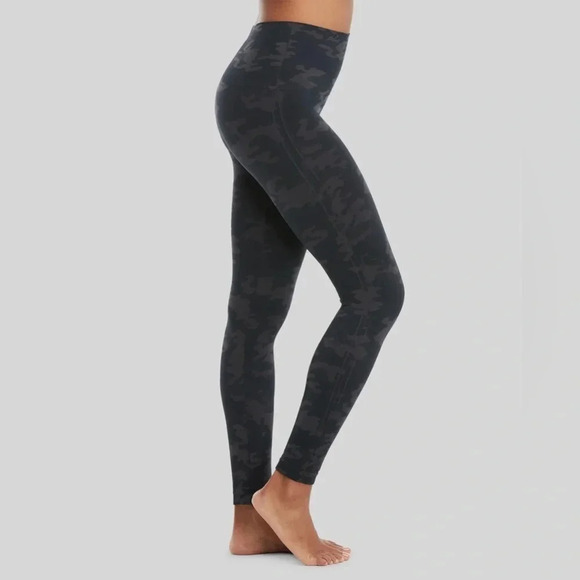 Spanx EcoCare Seamless Leggings Black Camo - Picture 4 of 8